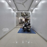 Bán Nhà Lê Văn Hiến, Phân Lô Ô Tô Tránh. 45M2, 6 Tầng, 9 Phòng Khép Kín. Dòng Tiền 40 Triệu/Tháng.