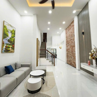 Chỉ Duy Nhất! Một Căn Nhà Giá Rẻ Đ. Cao Văn Lầu, Quận 6, Giảm Giá Cuối Năm Chỉ Còn 2 Tỷ Hơn, Diện Tích: 43M2