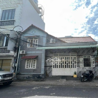 Bán Nhà Ngang 10M, Ngay Cổng Trường Đại Học, Siêu Kinh Doanh.