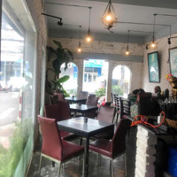 Vị Trí Vàng! Cho Thuê Nhà 2 Tầng Góc 2 Mặt Tiền Đắc Địa Trung Tâm Nha Trang. Diện Tích 100M2