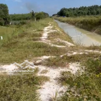 Bán Lô 7844.6M2 Mặt Tiền Kênh Nước Xã Tân Bình,Lagi Giá Bán 1.3 Tỷ