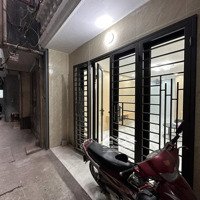 Bán Nhà Lương Sử - Đống Đa -Diện Tích45M2 X 3 T - Mặt Tiền 4.2- 7.5 Tỷ -Nhà Đẹp Ở Luôn - Ngõ Ba Gác -