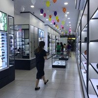 Cho Thuê Mbkd Góc Trưng Bày Con Phố Thời Trang Lê Văn Sỹ