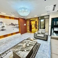 Bán Nhà Nguyễn Đình Hoàn, Cầu Giấy 8 Tỷ, 40 M2 5Tầng Thang Máy Vi Vu
