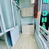 Cho Thuê 2 Phòng Ngủ - Bancol Ngay Công Viên Hoàng Văn Thụ,Khu Sân Bay