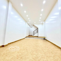 Bán Nhà Phân Lô Nam Từ Liêm - Ô Tô Tránh Vỉa Hè Cực Rộng - Thang Máy - Dân Xây 45Mx5Tầng 12.5 Tỷ
