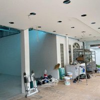Cho Thuê Mặt Bằng Giao Với Đường Thảo Điền, Quận 2.Diện Tíchhơn 120M2. Giá Thuê 65 Triệu/Tháng