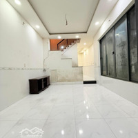 Nhà Đẹp Sổ Riêng, Hẻm Xe Tải Đậu Cửa, 4X12M, Trệt, Lầu, 2 Phòng Ngủ 2 Vệ Sinh Vị Trí Đẹp Ngay Bv Q12
