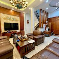 HIẾM BÁN - Phạm Ngọc Thạch giá 17 tỷ, 35mx4T, Hè thênh thang