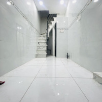 Nhà Quận 6 Mới, 2 Phòng Ngủ 2 Vệ Sinh 2 Ban Công, Hẻm 3 Gác Thông, Vc Mới Cưới