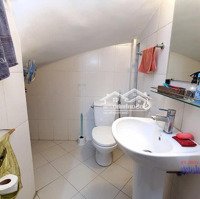 Cho Thuê Nhà 5 Tầng Diện Tích 150M2 Mặt Tiền 8M Khu Phố Tô Ngọc Vân, Tây Hồ,Hà Nội