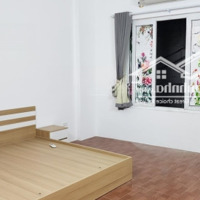 Nhà Ngõ 180 Hoàng Quốc Việt 48M2X5T Ô Tô Đỗ Cửa