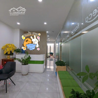 Cho Thuê Văn Phòng Cao Tầng Nhất Vạn Phúc City 7X20M Hầm 5 Tầng Có Thang Máy, Kính, Full Máy Lạnh