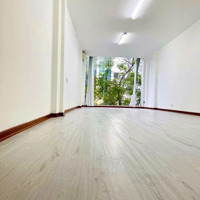 Bán Nhà Mặt Phố Giảng Võ 5 Tầng Thông Sàn, Vỉa Hè Rộng, 54M, Giá Bán 28.5 Tỷ