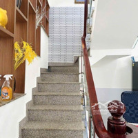 Bán Nhà Lo Việc Gia Đình, Giảm 600 Triệu, Tặng Nội Thất