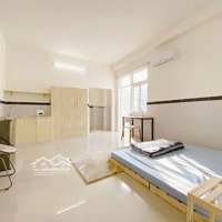 Studio Full Nội Thất Ban Công Siêu Rộng Gần Phan Xích Long