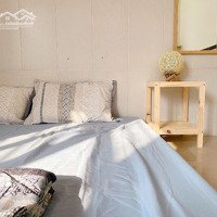 Studio Full Nội Thất Ban Công Siêu Rộng Gần Phan Xích Long