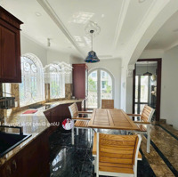 Giảm 3 Tỷ! Biệt Thự Góc 3 Tầng Ngay Liên Phường, 190M2 Ngang 9M, Full Nội Thất Đẹp Giá Chỉ 19 Tỷ Tl