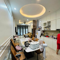 Bán Nhà Phạm Văn Đồngdiện Tích35M2Mặt Tiền5M Xây 5 Tầng, Lô Góc, Trước Nhà Ô Tô Tránh, Giá Bán 8,2 Tỷ