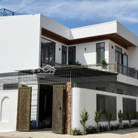 Siêu Đẹp! Nhà Góc 2 Mặt Tiền Rộng 10M, Xây Kiên Cố, Full Nội Thất Giá Chỉ 2Ty950 (Tl Mạnh) H.0.T!!