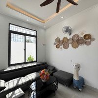 Siêu Đẹp! Nhà Góc 2 Mặt Tiền Rộng 10M, Xây Kiên Cố, Full Nội Thất Giá Chỉ 2Ty950 (Tl Mạnh) H.0.T!!