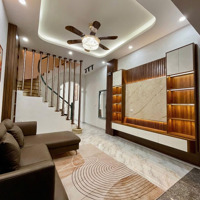 Bán Nhà Ngõ Quỳnh,40M X 4 Tầng Giá Bán 8,5 Tỷ,Nhà Đẹp Ở Ngay,Ngõ Ba Gác Thông Tứ Tung,Tiện Ích Vô Vàn