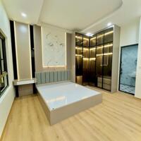 Nhà mới phố Dương Văn Bé, Hai Bà Trưng  cần bán gấp, 5 tầng 41m2 giá 6.9 tỷ