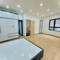 Nhà mới phố Dương Văn Bé, Hai Bà Trưng  cần bán gấp, 5 tầng 41m2 giá 6.9 tỷ