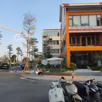 Cần Bán Căn Liền Kề Kinh Doanh Sát Vin Smart City. Đường "Đã" Thông Vin, Sổ Sẵn. 131M2 Giá 23.4 Tỉ