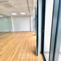 Cho Thuê Tầng Văn Phòng Có Ngăn Kính Giá Chỉ 12. 5 Triệu 100M2 Có Thang Máy,Máy Lạnh