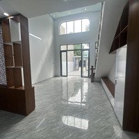 Nhà Lầu Mới Hoàn Thiện Xong. Gần Chợ
