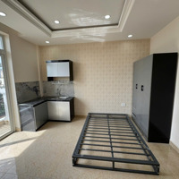 Chdv Full Nội Thất (Máy Lạnh, Giường, Tủ Lạnh, Tủ Quần Áo, Kệ Bếp) Gần Đh Luật, Chợ Bình Triệu