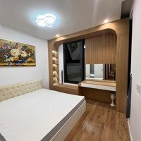 Vợ Chồng Em Cần Bán Gấp Căn Hộ Chung Cư 2 Pn Toà Nhà Rivera Park 81M2 - Giá Bán 5,5 Tỷ - Liên Hệ: 0944641969