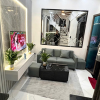 Siêu Phẩm Văn Chương, Đống Đa, Diện Tích: 16M2, 4 Tầng, Mt4M, Nhỉnh 2.7 Tỷ, Sân Rộng, Để Xe Thoải Mái.