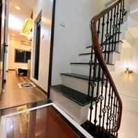 Cần Tiền Xoay Vốn Gấp Nên Thanh Lý Nhanh Nhàhẽm Xe Hơitại Quận 7. Chỉ 8 T.ỷ 97 (Còn Tl)