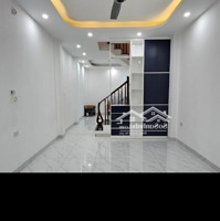 Bán Nhà 5 Tầng Phố Nguyễn Khoái Diện Tích 40M
