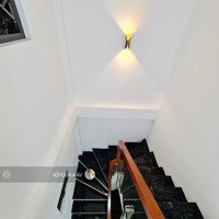 15 M Ra Yên Hòa ,50M Ra Hạ Yên Quyết . Diện Tích: 56M,4,5 Tầng. Chỉ 9,1 Tỷ.(Có Thương Lượng)