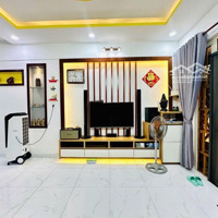 Siêu Phẩmhẽm Xe Hơingay Ngã Tư Phú Nhuận Full Nội Thất -40M2 4,2 X10M 3Tâng 4 Phòng Ngủ Chỉ 7.5Tỷ