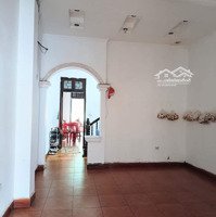 Mặt Phố Nguyễn Hoàng-Trần Bình- 5 Tầng Kinh Doanh Sầm Uất-Sổ Vuông Vắn- 2 Mặt Thoáng- Ô Tô Tránh