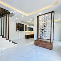 Nhà 1 Trệt 2 Lầu Ngang 8.8M Nhà 3 Lầu Đẹp Như Hình.