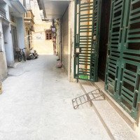 Nhà Đẹp 5 Phòng Ngủ - Phố Bằng Liệt - Linh Đàm Chỉ Cần Xách Quần Áo Vào Ở Ngay - Giá 11 Triệu/ Tháng