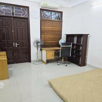 Nhà Đẹp 5 Phòng Ngủ - Phố Bằng Liệt - Linh Đàm Chỉ Cần Xách Quần Áo Vào Ở Ngay - Giá 11 Triệu/ Tháng