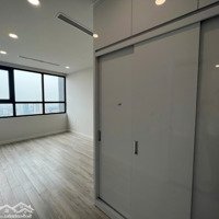 Chính Chủ Cần Bán Căn 105M2 Nguyên Bản Bàn Giao Cđt Tầng Cao View Đẹp Tại 25 Lê Văn Lương