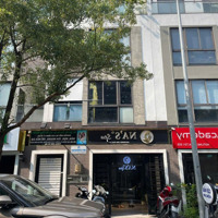 Cho Thuê Gấp Nhà Nguyên Căn Khu Hà Đô Centrosa Quận 10.Diện Tích6X20, 4 Lầu. Giá Bán 45 Triệu. Liên Hệ: 0932066848