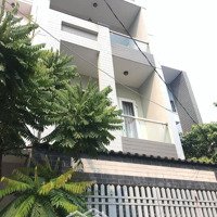 Bán Nhàhẽm Xe Hơi6M 226/3Bis Lý Chính Thắng, P.9, Q.3, Dt: 4,2X10,5M, Kc: 3 Tầng, Giá: 10,6 Tỷ Tl