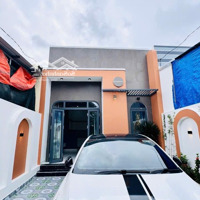 Nhà Mặt Đường Dân Sinh, Đường Bầu Cỏ. Nhà Mới Đẹp 3 Phòng Ngủ. Sân Đậu Ô Tô Mới 100% Ở Diên Sơn