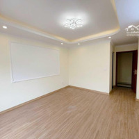 Bán Nhà Phố Phạm Văn Đồng Vài Bước Tới Mặt Phố Ở Ngay Nội Thất Đẹp Để Lại Toàn Bộ 6.3 Tỷ