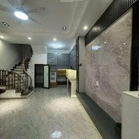 Bán Nhà Thượng Thanh, Quận Long Biên, 31.8M2, 6 Tầng, 4.98 Tỷ, Ngõ Thông, Ở Ngay, Sát Phố.