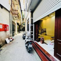 Chính Chủ Bán Nhà Mặt Ngõ Giáp Bát Sát Phố Kim Đồng. Nhà 5T-4 Ngủ,Mt Siêu Rộng- Diện Tích: 40M2- Giá Bán 7,7 Tỷ