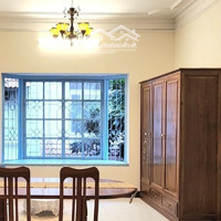 Phòng Villa Tô Ngọc Vân Xinh Xắn Với Thiết Kế Kiểu Pháp Cổ Điển
